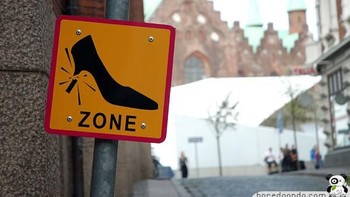 Tempat yang aman buat wanita yang gemar pakai sepatu heels. (Foto: Boredpanda)