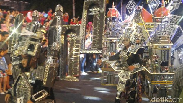 Kemilau Gaya di Semarang Night Carnival 2018 