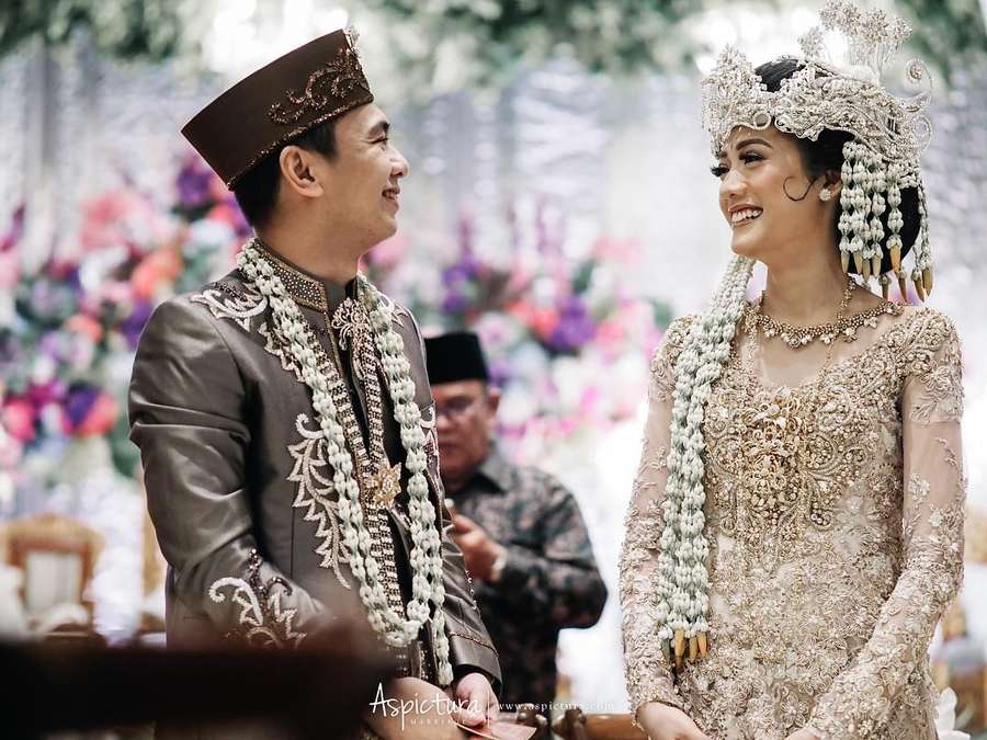 Raditya Dika Resmi Menikah hingga Ashanty dan Aurel yang 