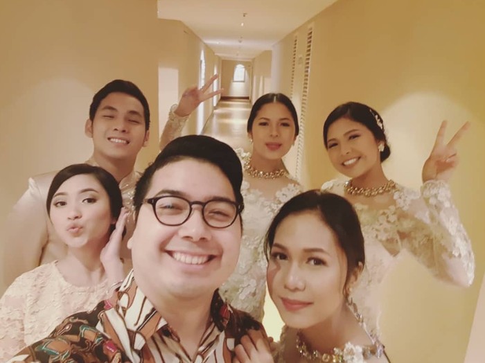 Raditya Dika Nikah Netizen Wanita Fokus Ketampanan Adiknya