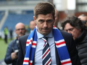 Dari Merah, Gerrard Jadi Biru