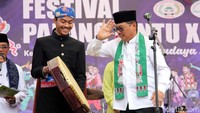 Festival ini dibuka oleh Wali Kota Jaksel Tri Kurniadi.