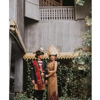 Sebelum resmi menikah, Radit dan Annisa mengunggah sejumlah foto pengajian hingga siraman di media sosial.Foto: Instagram Anissa Aziza