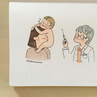 Selalu ada di sisi buah hati, termasuk jika si kecil sakit dan mendampinginya berobat ke dokter.  Foto: Instagram/@karacandraw