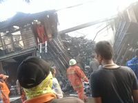 Lokasi kebakaran dekat stasiun Rajawali