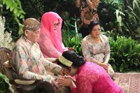 Ini Urutan Upacara Siraman dalam Pernikahan Adat Jawa Ini Urutan Upacara Siraman dalam Pernikahan Adat Jawa