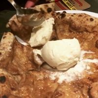 Nyamm! Kini Ada Es Krim Gurih Rasa Pinggiran Pizza