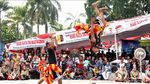 Aksi Polisi-Marinir Bermain Reog dan Barongsai di Trisuci Waisak