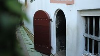 Ruang tahanan atau penjara di area bawah Museum Fatahillah. Mungkin ini adalah area museum yang paling seram (Randy/detikTravel)