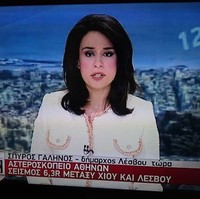 Hati-hati pilih blazer dengan aksen kantung klep begini. Jangan sampai baru sadar setelah ditonton ribuan orang. Foto: Istimewa