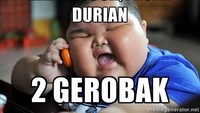 Kalau pesan durian Ucok cuma sekotak mungkin kurang greget. Makanya bocah gendut ini langsung pesan dua gerobak durian. Wah siap-siap pesta durian nih. Foto: Istimewa
