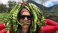 Duh habis panen pete nih kayaknya. Enjoy your life. Hiduuup peteeeeeee tulis Medina. Foto dan captionnya menunjukkan kalau Medina doyan makan pete nih. Foto: instagram @medinakamil