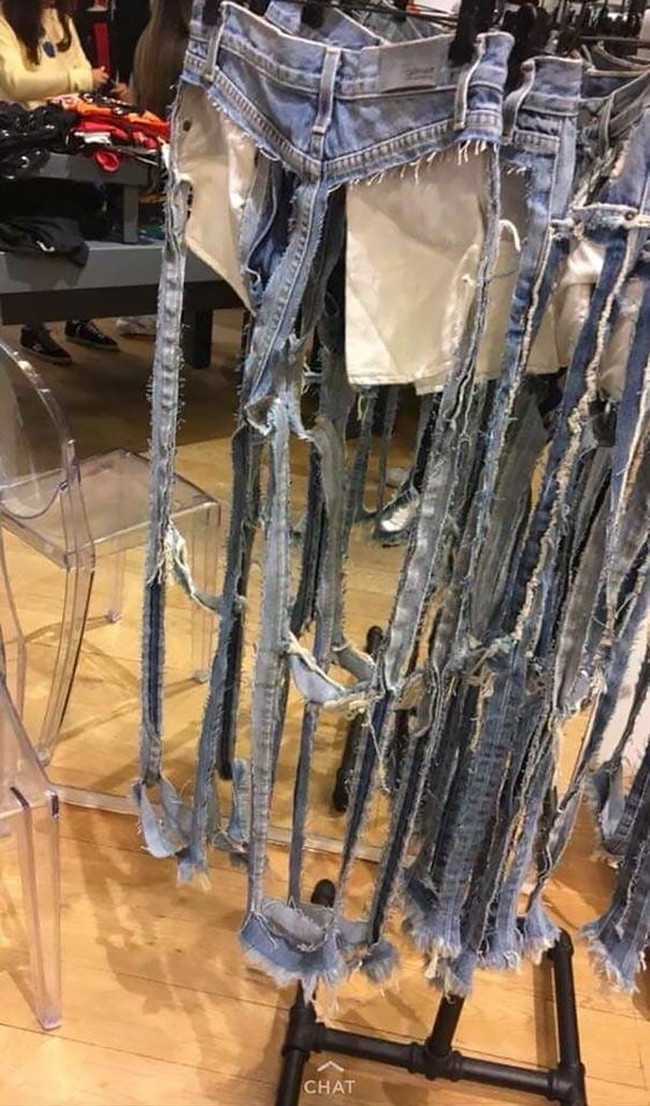 Harga Rp 2,3 juta untuk celana jeans compang-camping. Minat beli? Foto: Istimewa