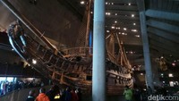Foto: Kapal Vasa itu kini berada di Vasamuseet atau Vasa Museum di Kota Stockholm, Swedia. detikcom mengunjungi museum itu disela kunjungan ke Pabrik Scania atas undangan PT United Tractors Tbk yang merupakan distributor resmi Scania di Indonesia. (Idham-detikcom)