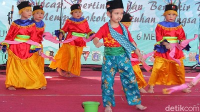 Pentas Seni Budaya Semarakkan Trisuci Waisak