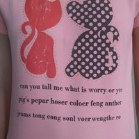 Ada yang mengerti bahasa di kaus ini? Foto: Istimewa