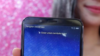 Ponsel ini dipersenjatai dua kamera belakang 13 MP+2 MP yang bisa memberikan efek bokeh hingga bukaan tujuh. Selain itu, kamera depan 8 MP yang dilengkapi flash memudahkan pemilik untuk berfoto selfie. Dok. Huawei