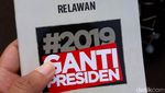 Foto: Panas #2019GantiPresiden dari Kaus hingga Takjil