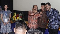 Salah satu caranya adalah dengan menggelar anugerah lomba pemuda menulis ini. Foto: dok. GP Nasdem