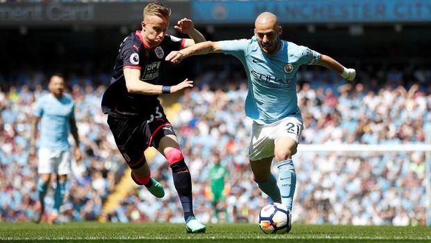 David Silva ikut bujuk Emery ke Liga Inggris.