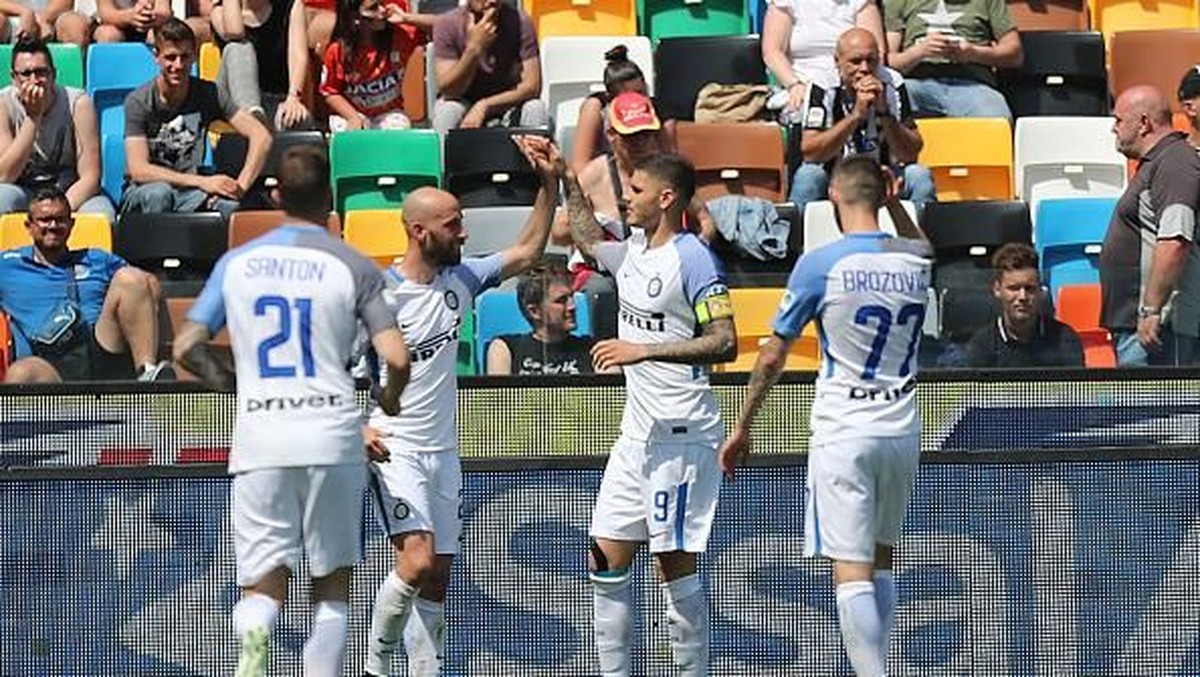 Borja Valero merayakan gol ke gawang Udinese dan membuat Inter menang 4-0. (Gabriele Maltinti/Getty Images)