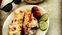 Menu scramble eggs jadi santapan sarapan Medina. Simpel tapi katanya cukup untuk mengganjal perut. Foto: instagram @medinakamil