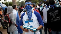 Unjuk rasa ini memprotes rencana amandemen terhadap undang-undang yang mengatur sistem pensiun di Nikaragua. (Foto: Dok. REUTERS/Oswaldo Rivas)