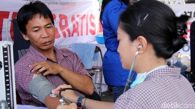 Pemeriksaan Kesehatan Gratis di Hari Raya Trisuci Waisak