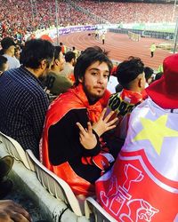 Viral, Sekelompok Wanita asal Iran Menyamar Jadi Pria di Stadion Bola