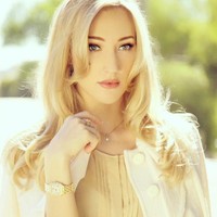 Kakak Aditya, Panji Trihatmojo, menikahi wanita bule bernama Varsha Strauss. Varsha yang berkebangsaan Austria dipinang Panji pada pada 3 Agustus 2019. Wanita berambut pirang ini berasal dari keluarga seniman. Kakaknya adalah seorang gitaris rocker yang tergabung dalam grup musik The Iron Maidens. Sementara ayahnya, James Strauss, juga musikus. Varsha sendiri diketahui mahir bermain gitar. Foto: (varshastrauss/Instagram)