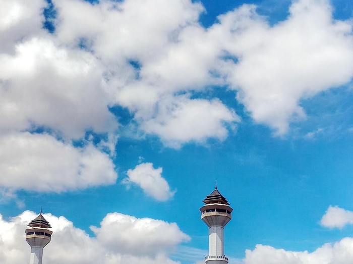 Cerah berawan di Masjid Raya Bandung