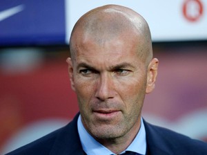 Zinedine Belum Kalah dari Barcelona di Camp Nou