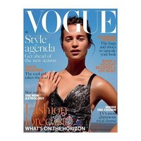 Alicia Vikander juga pernah tampil tanpa makeup untuk pemotretan majalah. Di sampul British Vogue, August 2016. Terlihat jika penampilannya tanpa atau pakai makeup tidak terlalu berbeda. Foto: Instagram