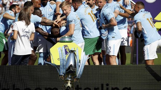 Man City Hancurkan Trofi Liga Primer Inggris