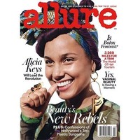 Alicia Keys dikenal sering tidak pakai makeup saat syuting atau menghadiri acara karpet merah. Ia pun menampilkan wajah mulusnya di sampul majalah Allure edisis February 2017. Foto: Instagram