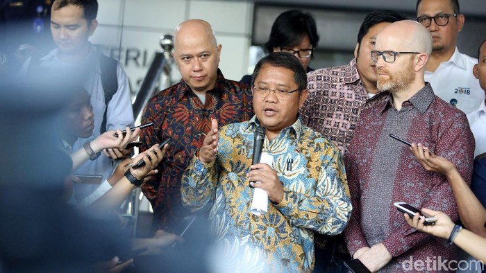 Foto: Menteri Rudiantara dan petinggi Facebook (Grandyos Zafna/detikINET) Foto: Menteri Rudiantara dan petinggi Facebook (Grandyos Zafna/detikINET)