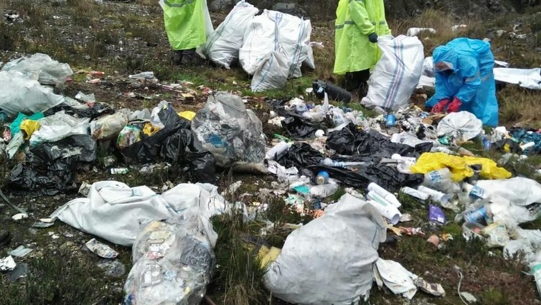 Sampah di Puncak Carstensz (Adventure Carstensz) Sampah di Puncak Carstensz (Adventure Carstensz)
