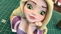 Kue tiga dimensi bentuk Rapunzel! Sudah mirip belum dengan di filmnya? Foto:  Instagram @zoesfancycakes