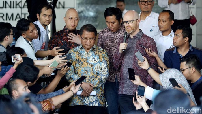 Foto: Petinggi Facebook saat bertemu Menteri Rudiantara di Kominfo (Grandyos Zafna/detikINET) Foto: Petinggi Facebook saat bertemu Menteri Rudiantara di Kominfo (Grandyos Zafna/detikINET)