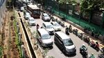 Ojol Kuasai Jalan Depan Stasiun Palmerah