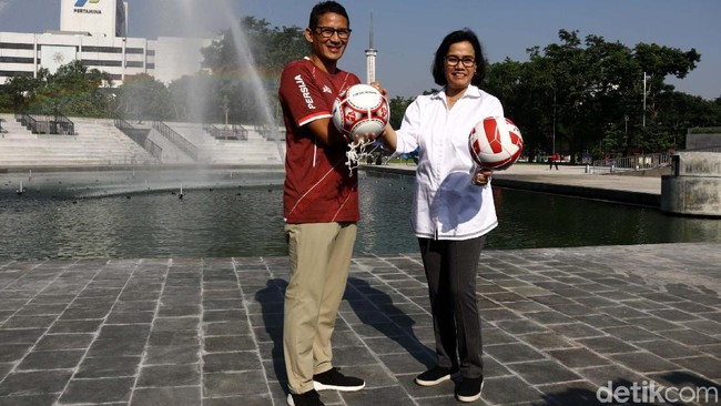 Sri Mulyani, Dipuji Sandiaga Dikritik Keras Fadli Zon