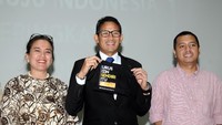 Para pengusaha dapat mengurus Surat Ijin Usaha Perdagangan (SIUP) dan Tanda Daftar Perusahaan (TDP) dengan hanya mengisi formulir dalam aplikasi. Proses pengajuan izin pun menjadi lebih singkat, hanya dengan tiga langkah, yaitu Upload Dokumen, Tagging Lokasi, dan Disclaimer. Dalam waktu 30 menit, pemohon sudah dapat menerbitkan SIUP dan TDP-nya sendiri. Mudah bukan? Foto: dok. Pemprov DKI