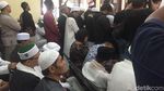 Jelang Putusan, Massa HTI Padati PTUN dan Gelar Doa Bersama