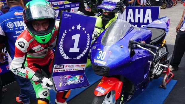 Aldy Satya Juara Sport 150cc di Yamaha Sunday Race