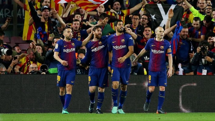 Soccer Football - La Liga Santander - FC Barcelona v Real Madrid - Camp Nou, Barcelona, Spain - May 6, 2018   Barcelonas Lionel Messi celebrates scoring their second goal with Luis Suarez, Andres Iniesta and Jordi Alba    REUTERS/Albert Gea