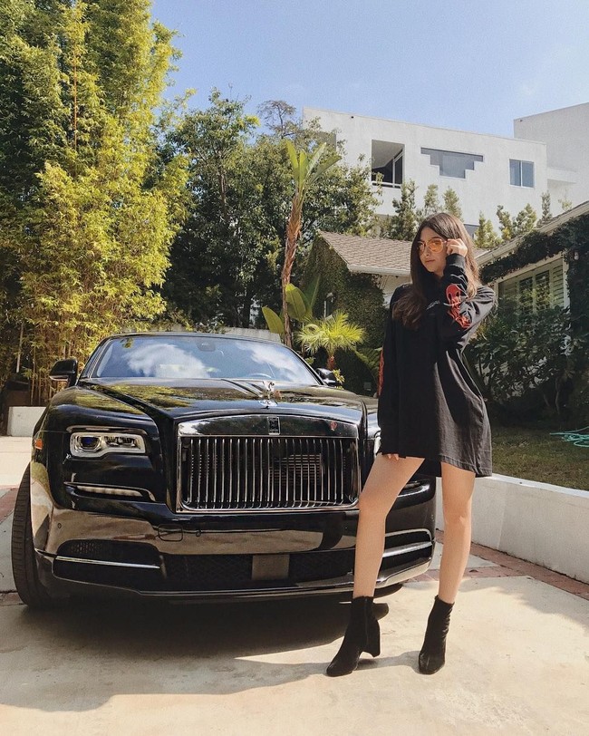 Setelah mendengarkan argumen Nicolette dan ibunya, Dr. Phil mengungkapkan bahwa memberikan tunjangan anak yang sangat banyak sejak kecil hanya akan memperburuk keadaan. Ia juga meminta Nina untuk lebih banyak menghabiskan waktu bersama buah hatinya untuk mengurangi risiko mengorbankan nilai-nilai putrinya dengan memberikan apapun yang diinginkannya. Sementara itu, untuk Nicolette, Dr Phil mengatakan bahwa ia harus mendapatkan pekerjaan di dunia nyata agar merasakan bagaimana sulitnya mencari uang. Foto: Instagram