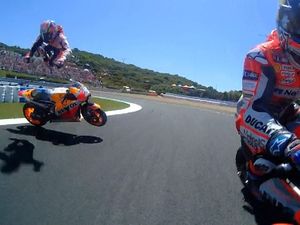 Detik-detik Kecelakaan Segitiga Dovizioso-Lorenzo-Pedrosa