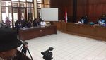 Jelang Putusan, Massa HTI Padati PTUN dan Gelar Doa Bersama
