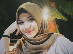 Pesona 5 WAGs Berhijab nan Cantik, Ada Istri Salah hingga Elnely