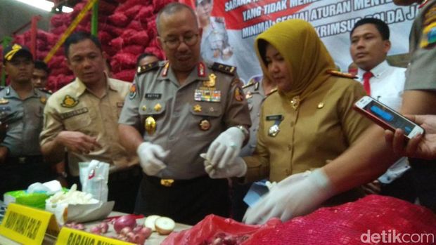 Polisi Ungkap Penyelundupan 'Bawang Merah' Palsu di Surabaya